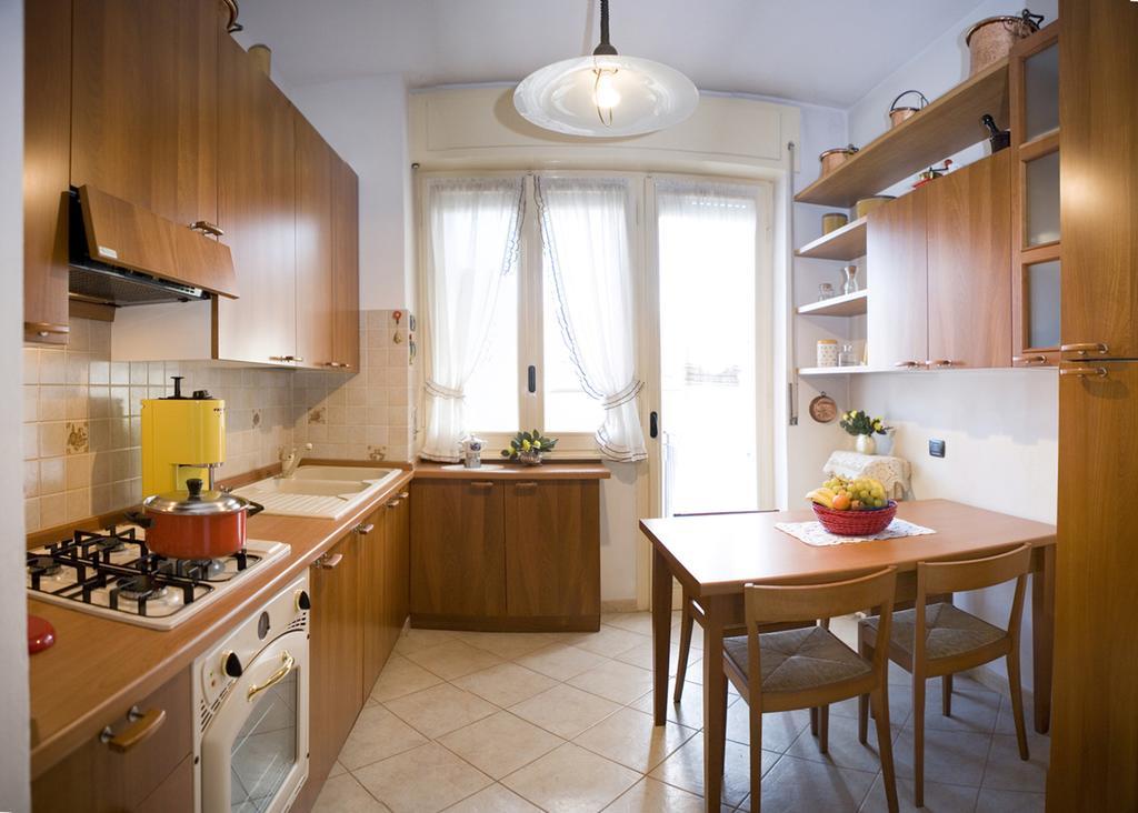 Апартаменты Silky House With Private Parking Комо Номер фото